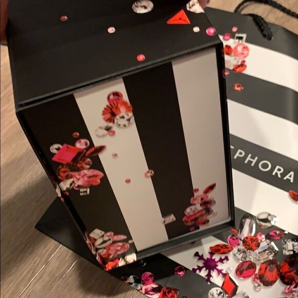 🎉1 hr sale 🎉Sephora box Limited Edition 💕 - Picture 4 of 5